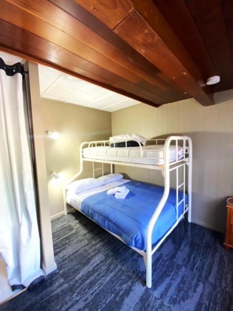 Anglers Reach Lakeside Village Room photo
